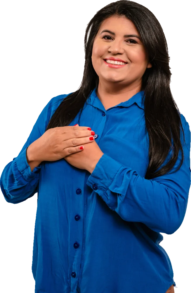 Magda Mossoró com a mão no peito